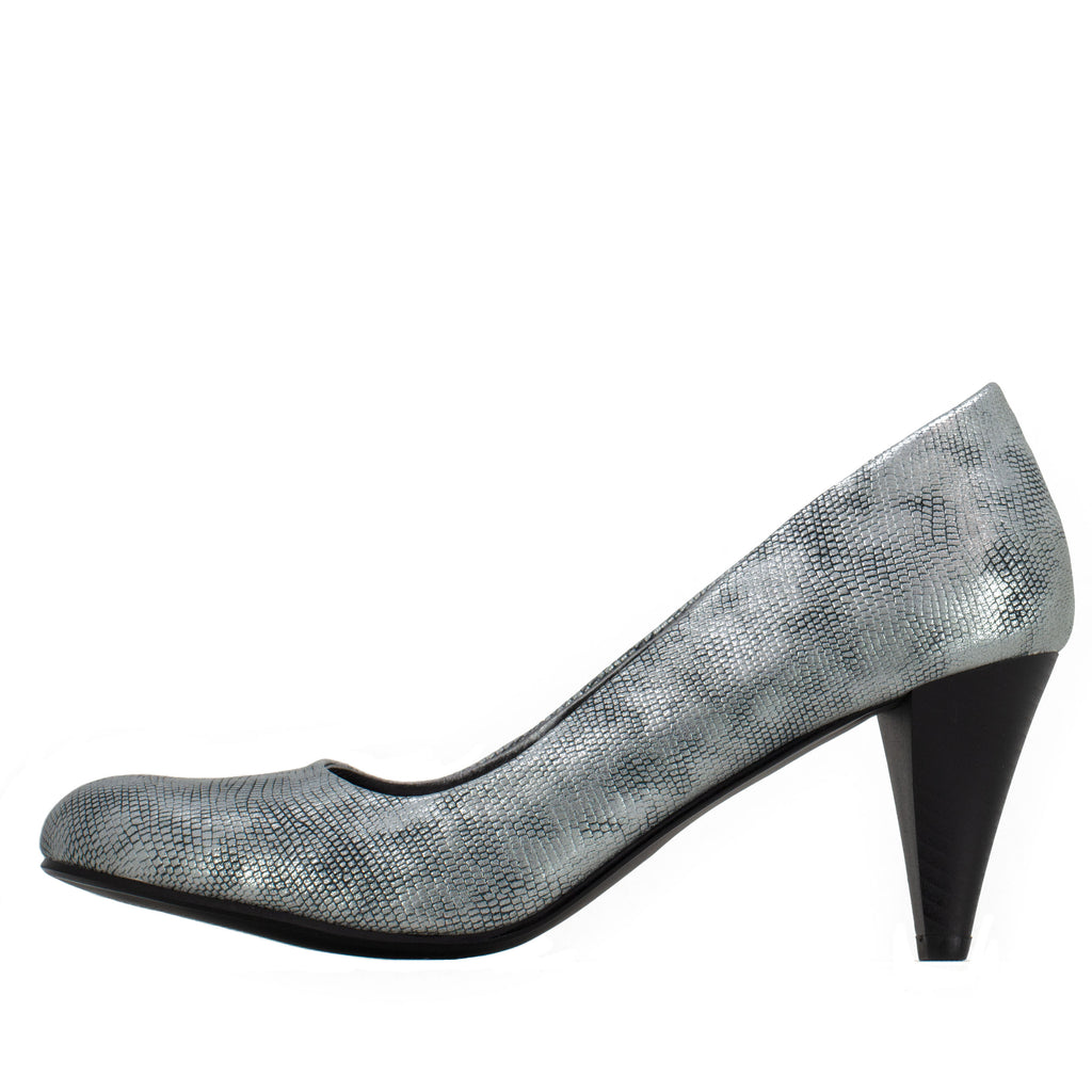 https://fitters-footwear.com/cdn/shop/products/Princess-in-silber-metallic-Damen-Pumps-2-469201-Silver-Metallic-758_6_1024x1024.jpg?v=1671121626